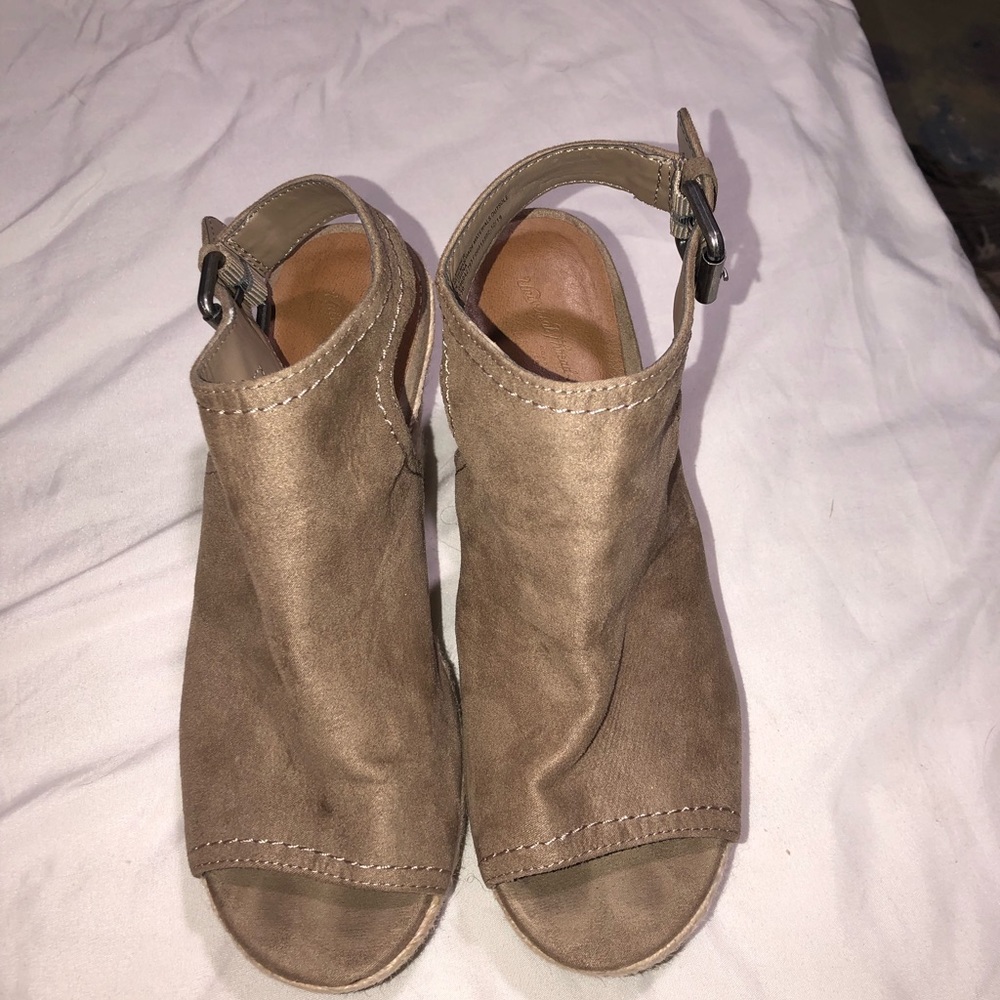 Suede ankle wedges